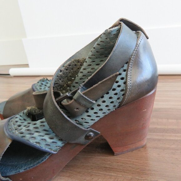 FREE PEOPLE Rendering Perforated Leather Buckle Heel Platform Clogs Boho 7.5 - Picture 3 of 14